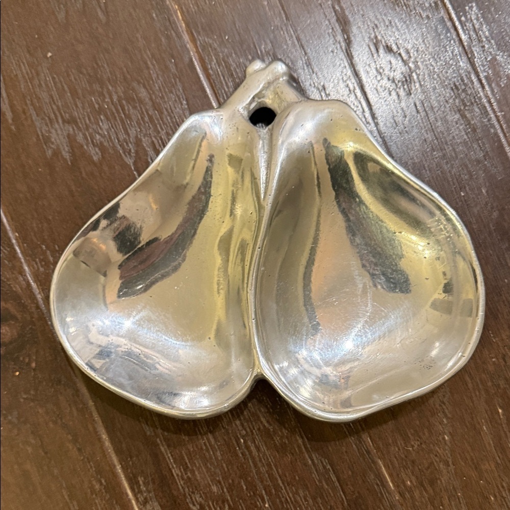 Elegant Silver Pear-Shaped Decorative Dish